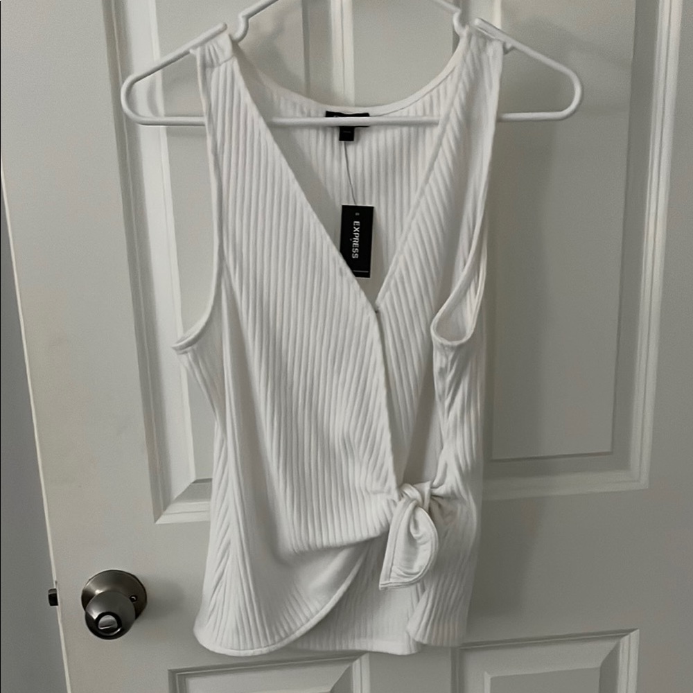 Express L White Sleeveless Top